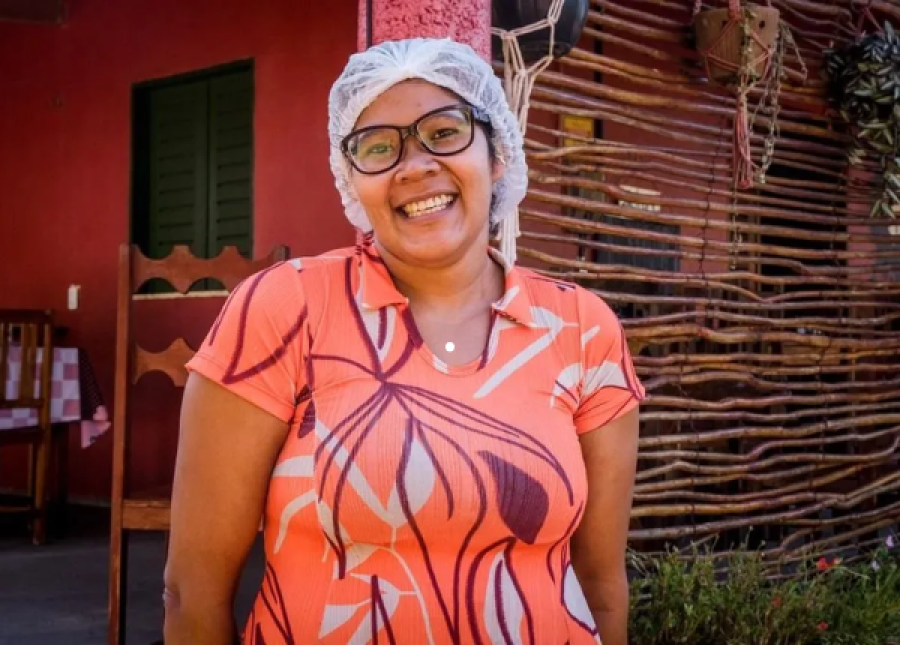 As mulheres que abrem as próprias casas para servir as maravilhas do litoral